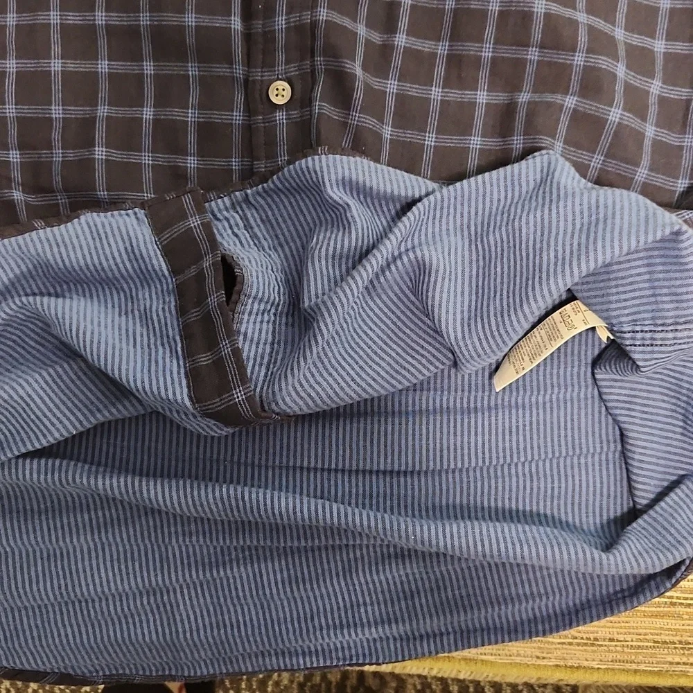 Banana Republic Untucked Plaid Shirt - Large